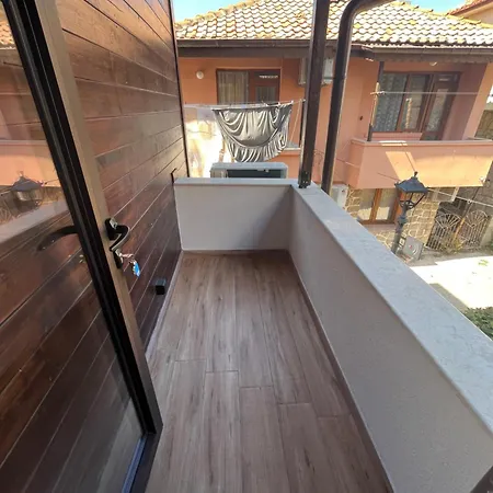 сирената Πανσιόν Σωζόπολη