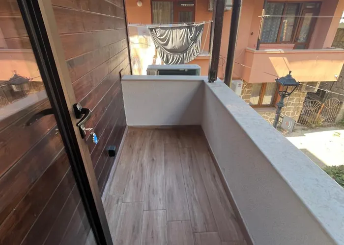 сирената Πανσιόν Σωζόπολη